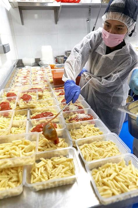 Every dollar of a donation goes directly into the pockets. World Central Kitchen: La iniciativa del chef José Andrés ...