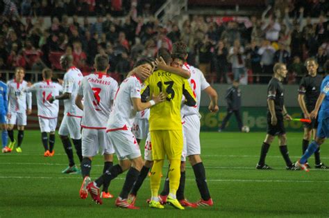 Real madrid is going head to head with sevilla starting on 9 may 2021 at 19:00 utc. Crónica Sevilla FC 2 Vs Real Madrid 1 | JaviSFC.com