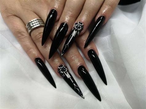 Pin On Gothic Nails