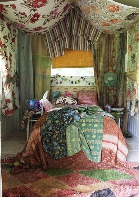 Adorable Gypsy Bedroom Decorating Ideas