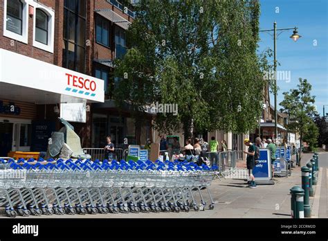 Tesco Shopping Queue Hi Res Stock Photography And Images Alamy