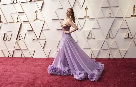 Jessica Chastain Wows In Stunning Sequin Gown At 2022 Oscars Mytalk 1071