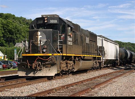 Ic 1010 Illinois Central Railroad Emd Sd70 At East Dubuque Illinois By