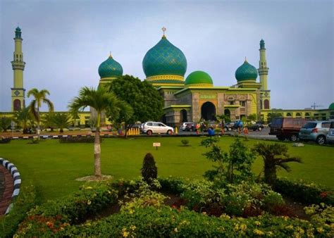 Green Masjid In Indonesia Beautiful Mosques Masjid Mosque