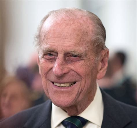 Wir deutsche trauern um eine gewinnende persönlichkeit, die einen als angehöriger der royal navy kämpfte prinz philip für die befreiung europas vom nationalsozialistischen terror. Why is Prince Philip not King Philip? Netflxs The Crown ...