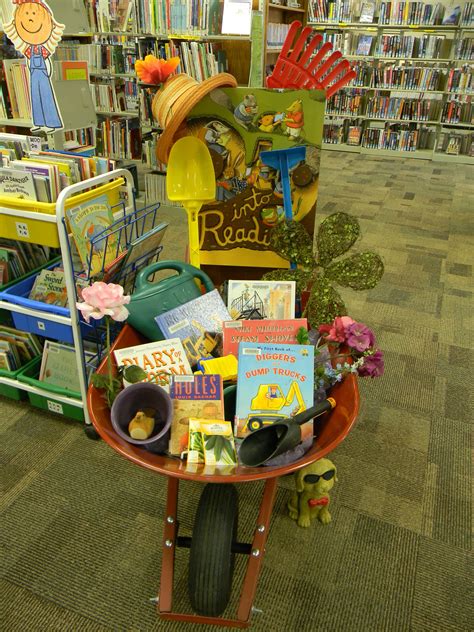 Dig Into Reading Summer Reading Program Display Lake Benton Library