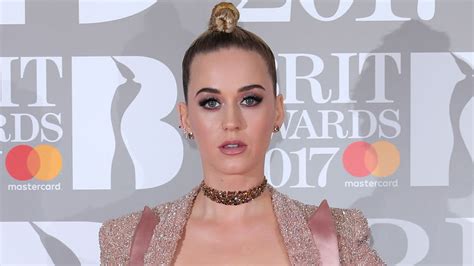 2017 Brit Awards Red Carpet Gallery Photos Of Arrivals