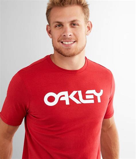 Oakley Mark Ii T Shirt Mens T Shirts In Samba Red Buckle