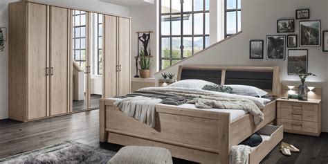181 abschlussschrank mit drehtür, links perfekte harmonie bringen sie in ihren schlafbereich mit dem schlafzimmer luxor 4 von wiemann. Erleben Sie das Schlafzimmer Luxor 3+4 | Möbelhersteller ...