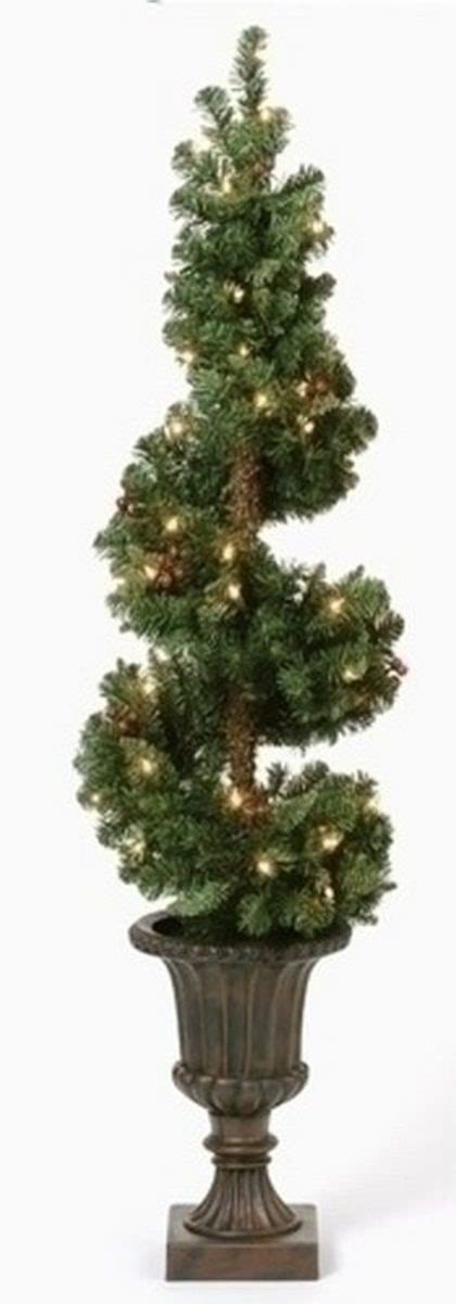 Buy topiary ball tree and get the best deals at the lowest prices on ebay! How to Make a Christmas Topiary: 5 DIY Projects | Holidappy
