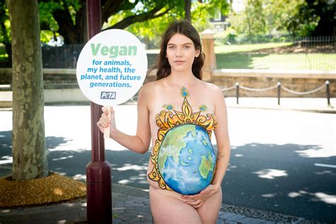 Pregnant Peta Protester Poses In Sydney The Future Is Vegan News