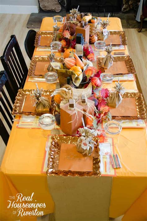 In the rush from summer to halloween to christmas, it seems that thanksgiving has gotten a bit overshadowed. Kid's Thanksgiving Table Decor Housewives Style - Housewives of Riverton
