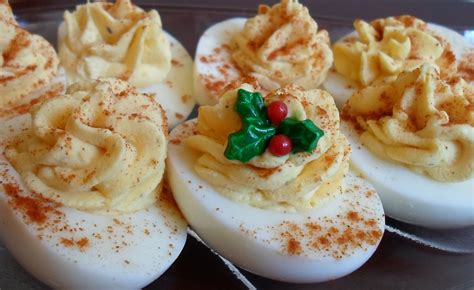Maybe you would like to learn more about one of these? Happier Than A Pig In Mud: Easy Christmas Holly Decoration ...