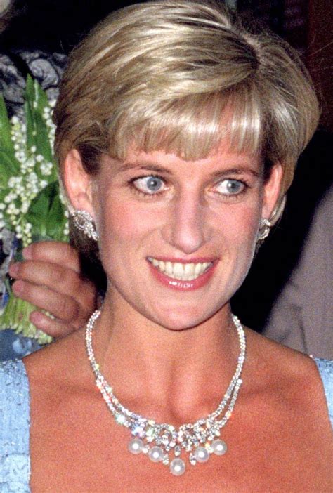 High Life Living Luxury Princess Dianas ‘swan Lake Necklace 12
