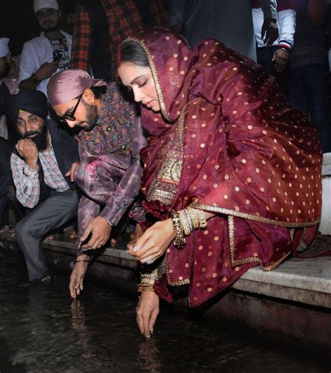 Photos Ranveer Singh And Deepika Padukone Visit Golden Temple On Wedding Anniversary