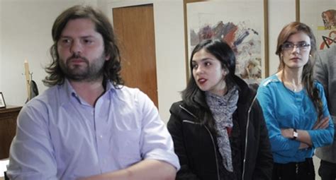 Al mundo que son capaces de defender sus ideales a cuestas de todo, pese al arsenal de crticas y desdenes de la extrema derecha conservadora de su. El duro round tuitero de Karol Cariola y Camila Vallejo ...