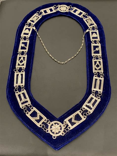 Masonic Master Mason Silver Chain Collar On Blue Velvet Masonic Metal ...
