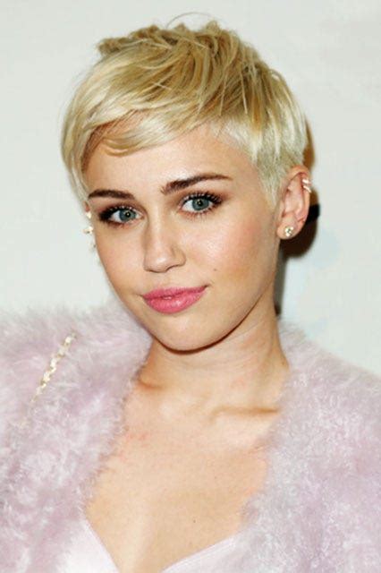 See more ideas about dark eyebrows, blonde hair, hair. Blonde Hair Dark Eyebrow Celebrity Trend