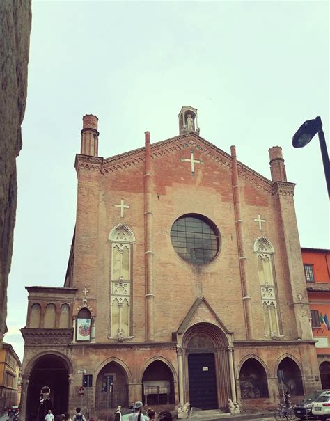 The basilica of san giacomo maggiore is an historic roman catholic church in bologna, region of emilia romagna, italy, serving a monastery o. Basilica San Giacomo Maggiore Bologna (avec images ...
