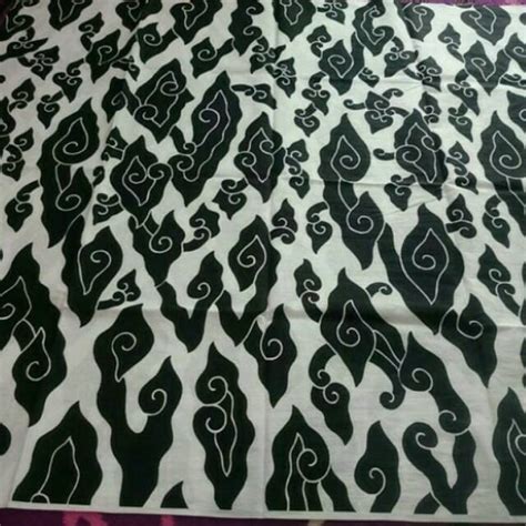 Mewarnai Batik Hitam Putih 35 Sketsa Gambar Batik Mega Mendung Hitam