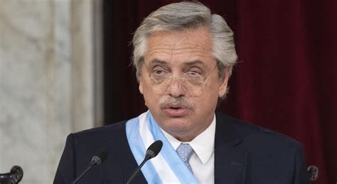 El presidente electo alberto fernández asumió su mandato constitucional enunciando un discurso firme, completo, exhaustivo, racional, disruptivo, emotivo y existencial. Deuda, justicia y aborto: el discurso de Alberto Fernández ...
