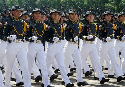 陳俊荻 chan, chun ti albert. 軍校畢業典禮 馬總統親頒抗戰紀念章給25位老兵-風傳媒