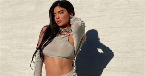 Kylie Jenner S Bikini Video Breaks All The Records Gaining More Than