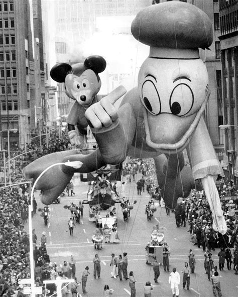 Thanksgiving Traditions Macy’s Thanksgiving Day Parade Assisting Hands In Home Care Elder
