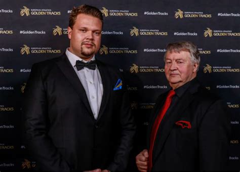 Men i det sista kastet visade den regerande världsmästaren klass och vann med säsongsbästat 70,55 meter. Sueco Daniel Stahl e estónio Magnus Kirt eleitos ...