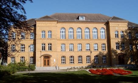 Maybe you would like to learn more about one of these? Geschichte