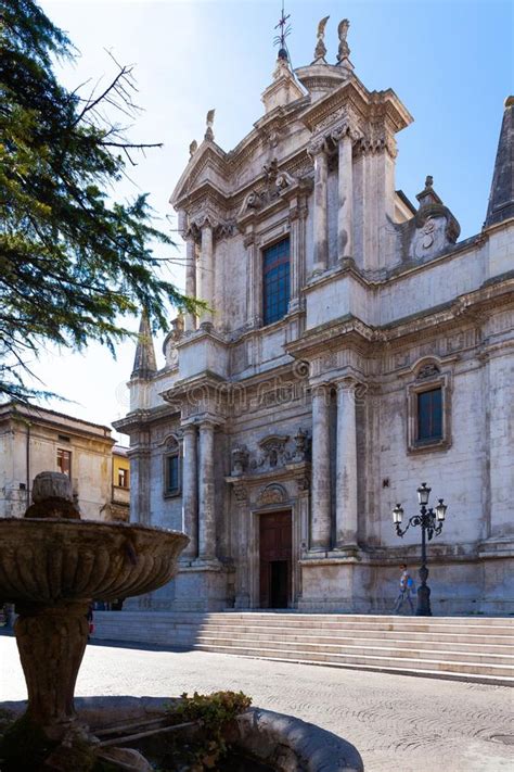 Sulmona is an ancient city of the province of l'aquila (aq) in abruzzo, northern italy, population 24,854, coordinates 42° 02' n, 13° 56' e. Aqueduct And Garibaldi Square In Sulmona Editorial Image ...