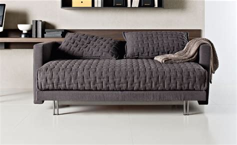 Dieses tolle möbelstück kann sinnvoll ausgenutzt werden und bietet die tolle möglichkeit einer bequemen übernachtung. Sofa mit Schlaffunktion - das Schlafsofa