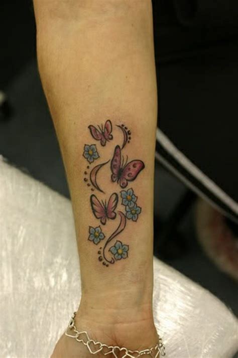 41 Cool Daisy Tattoos On Wrist