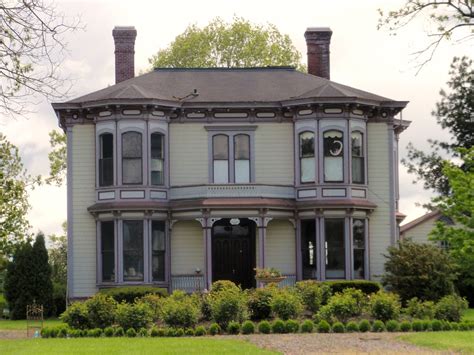 Some people will only want to live in a victorian style home while other people would never consider it. Italianate Victorian Barlow House - a photo on Flickriver