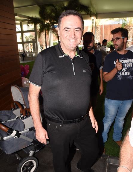 הורים, כיצד בוחרים מושב בטיחות? אורן חזן חגג בריתה לבת