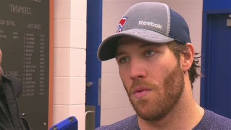 Joueur de hockey sur glace. Brandon Prust out for rest of regular season | CTV News