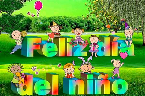 Text inside a circle surrounded by playgrounds. Una escuela en movimiento: FELIZ DÍA DEL NIÑO!!!