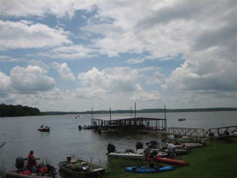 There are four marinas on sam rayburn reservoir, two on the northeast side west of the town of broadus, one on the southern end of a long peninsula off of fm 705, and a marina/resort on the southern side north of jasper. Jackson Hill Park and Marina - Broaddus - Visit Lake Sam ...