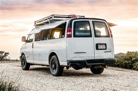 Most camper vans have a sleeping area, an area for cooking and food prep, and some even have a toilet or full wet bath. DIY Campervan Manuals : camp van