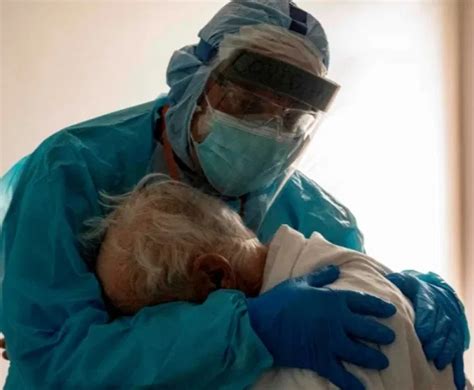 Nurul haslinda, sister asmalida, dr uma, sabariah faizah bt jamaluddin, julina md noor, izzat ismail. Tiga bulan r4wat PES4KlT C0V1D-19 di Hospital Sungai Buloh ...