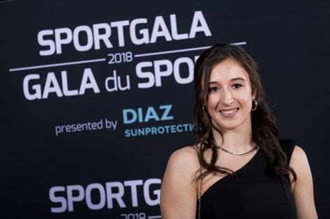Beim mehrkampffinale der kunstturnerinnen hat nina derwael am donnerstag den sechsten platz belegt. Turnster Nina Derwael lost Nafi Thiam af als Sportvrouw ...