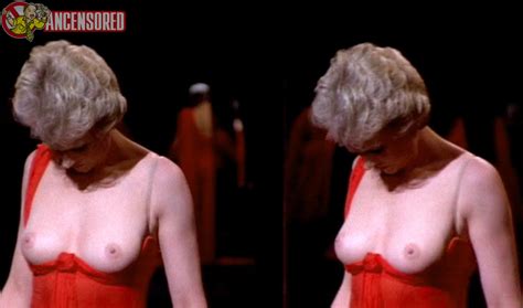Naked Julie Andrews In S O B. Julie Andrews Nue Dans Darling Lili. 