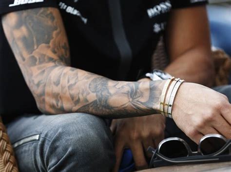 Body Check Das Steckt Hinter Den Tattoos Von Hamilton Und Ricciardo