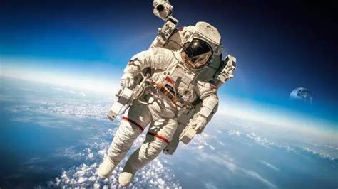 Kejadian Apa Saja Yang Dialami Astronaut Ketika Berada Di Luar Angkasa