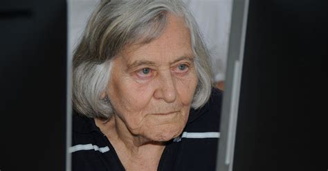 È tutto un equilibrio sopra la follia. margherita hack e una bambina dall'Albania | Ragazzini, Carretti, Hack