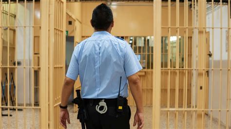 Heres How Much Prison Guards Really Get Paid