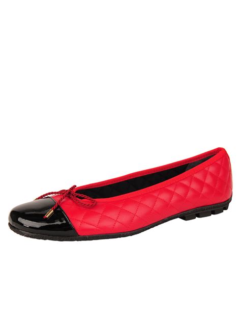 Paul Mayer Womens Cozy Quilted Leather Ballet Flat In Blackred