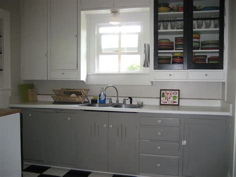 I'm hoping that over time and reading a ton more tutorials that i have honed the technique but it still makes me nervous to do it. painted gray kitchen cabinets | Sunday, September 16, 2012 | Kitchen design, Grey painted ...