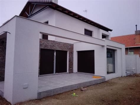 Y si lo necesitas para redactar el contrato de compraventa, añade también el gasto de una gestoría o abogado (alrededor de 300 euros). Cuánto cuesta construir un casa (vivienda unifamiliar)