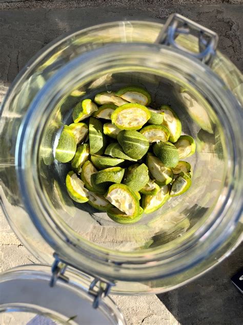 Il nocino è un liquore tipico della tradizione modenese diffuso in tutta italia da preparare all. How to prepare Nocino, liqueur from Modena - Travel Emilia ...